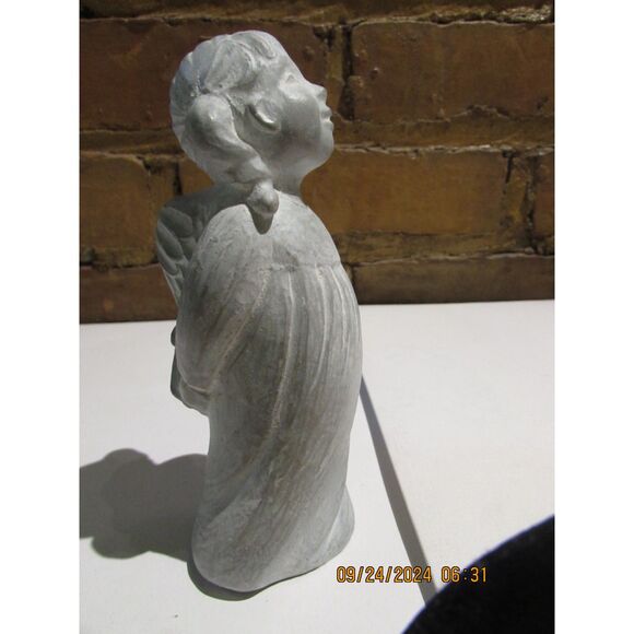 ISABEL BLOOM 1999 LITTLE GIRL ANGEL WITH PRESENT BEHIND HER BACK PIG TAILS WINGS - Picture 2 of 6